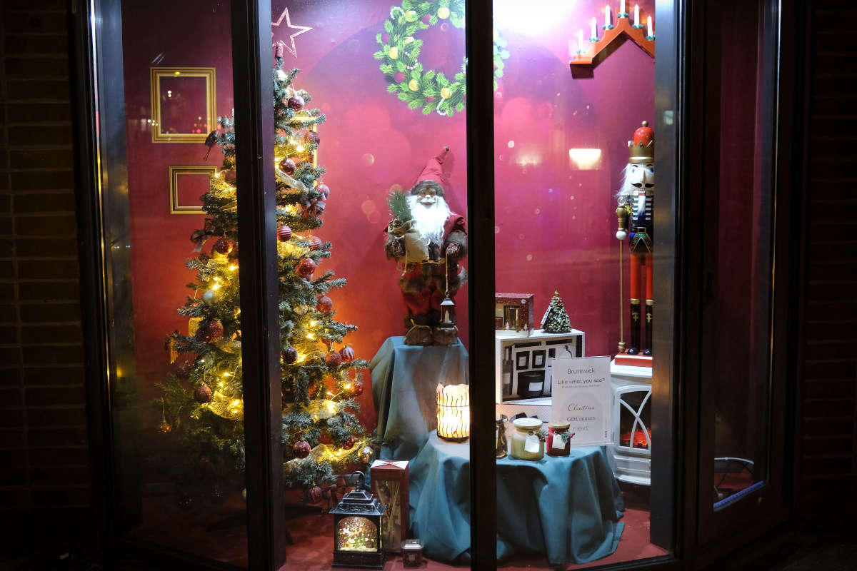 Festive Window Displays Revealed at the Brunswick - This is the Coast