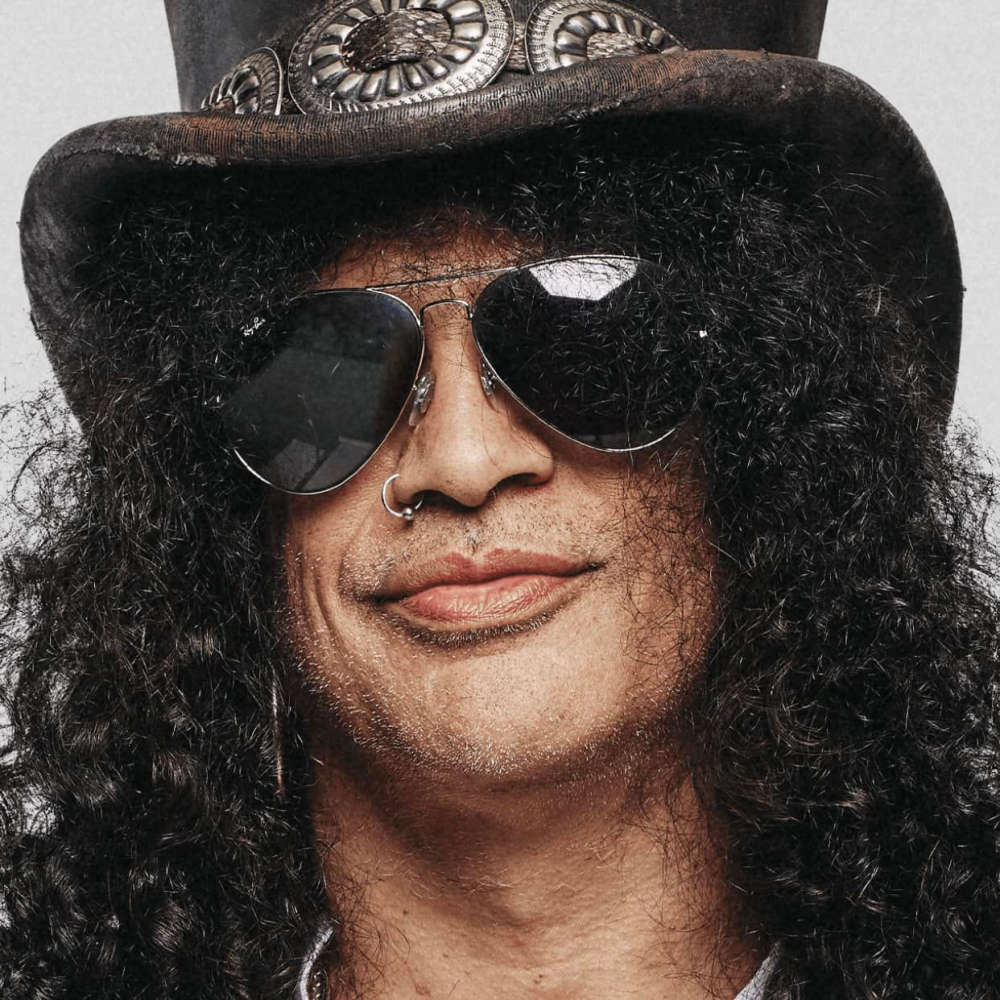 Slash buys mystery guitar from little guitar shop in Morecambe