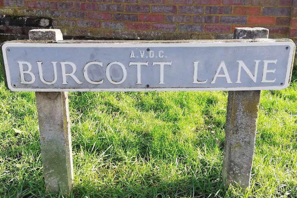 Burcott Lane, Bierton, road sign