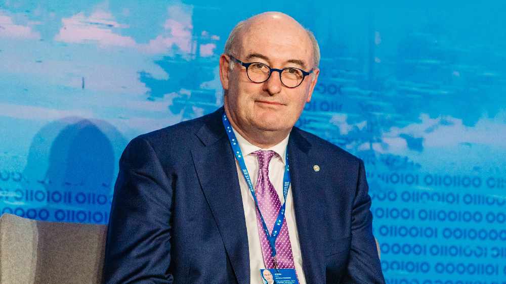 EU Trade Commissioner Phil Hogan Facing Mounting Pressure To Resign -  Cork's RedFM