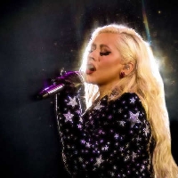 WATCH: Christina Aguilera's performance and acceptance speech from the People's Choice Awards