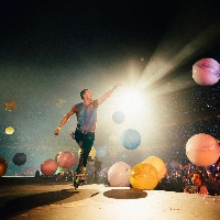 WATCH: Coldplay and Kylie Minogue on stage together!