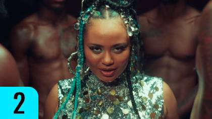 'SHAKE IT TO THE MAX'