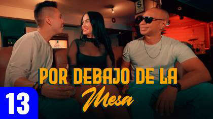 'Por debajo de la mesa'